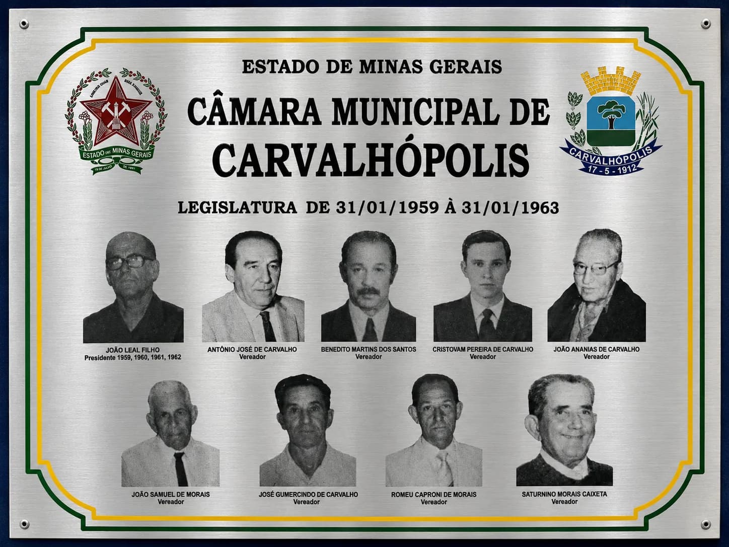 Placa da legislatura 1959–1963, com os retratos e os nomes dos vereadores